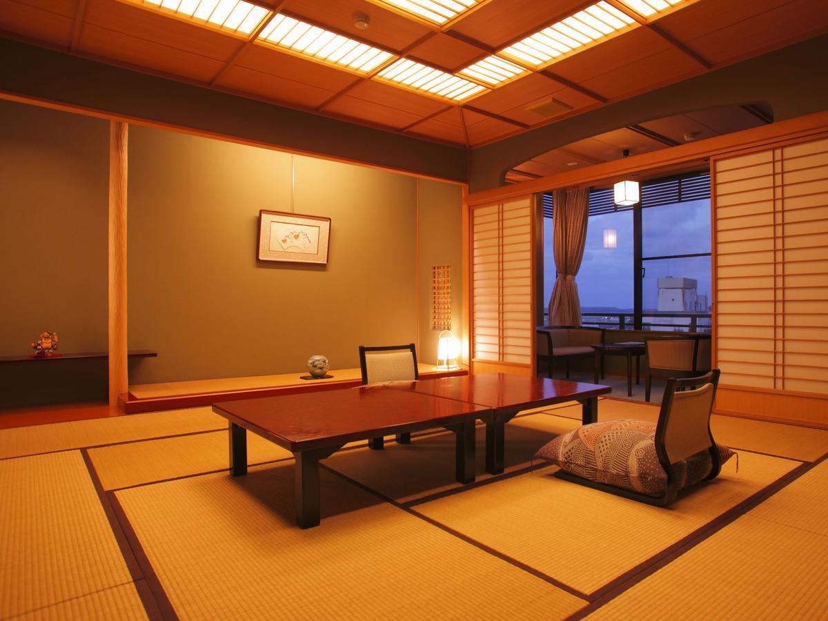 Yamashiro Onsen Midori No Yado Bansyoukaku Hotel Kaga  Exterior foto